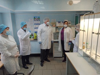26 хозяйств поставляют натуральное молоко на Череповецкий молочный комбинат